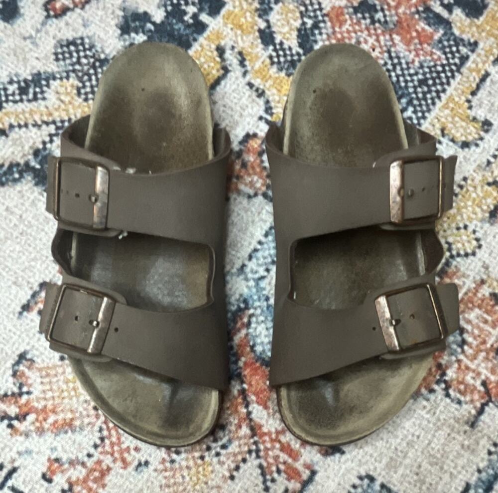 Birkenstock Arizona Kids Sandals Size 13 (EU 30/31) Brown Leather Two-Strap